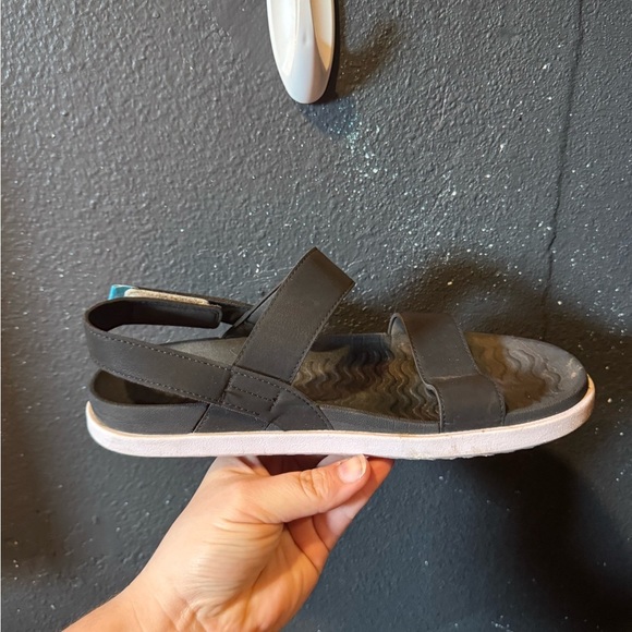 Native Black Sporty Sandals with Adjustable Straps - Picture 5 of 7